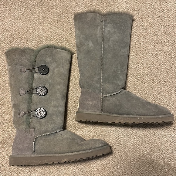 Ugg Bailey button triple boot size 8 - Picture 2 of 10
